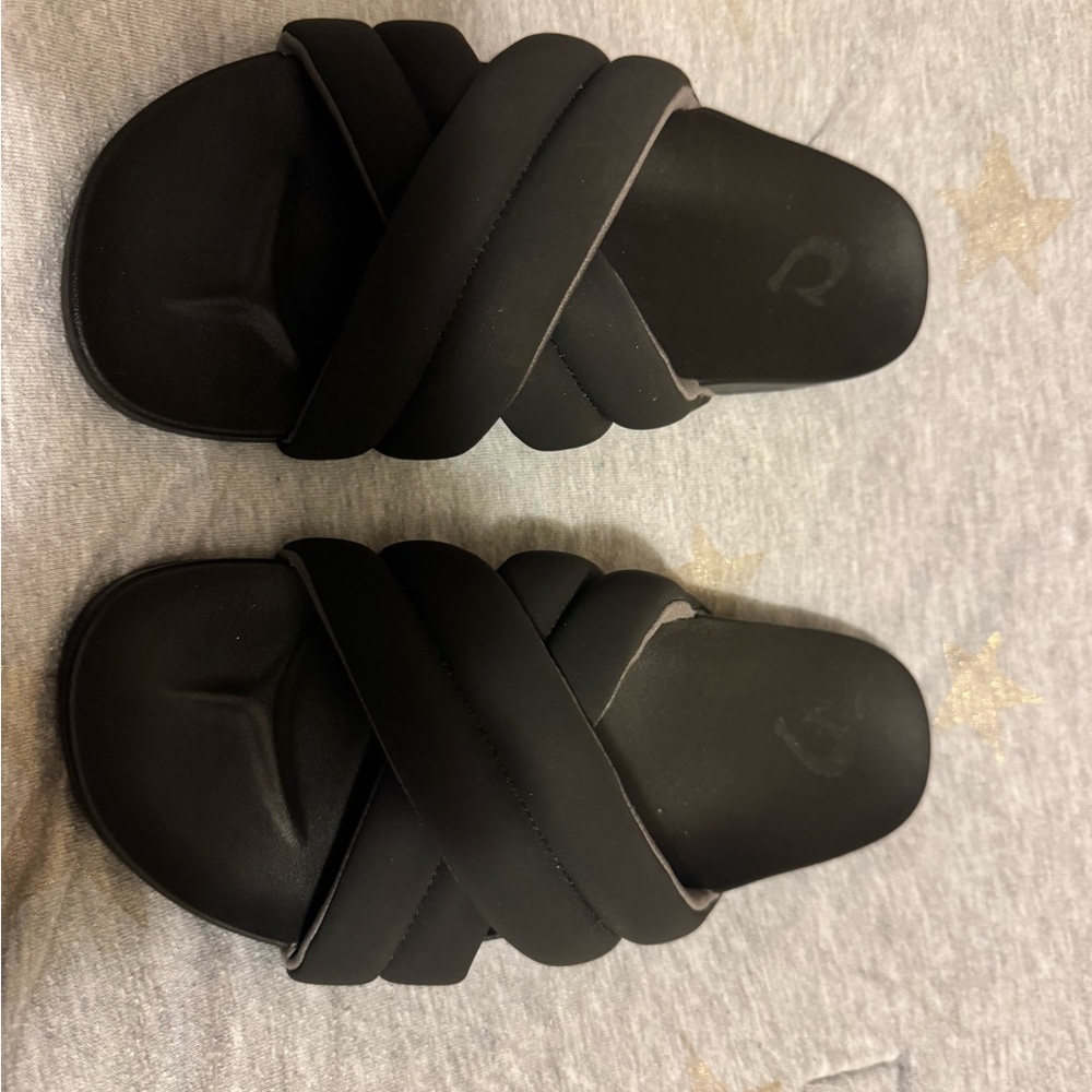 OluKai Women's Black Slide Sandals
